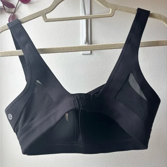 Lululemon Swift Speed Sports Bra - Black - Picture 2 of 10